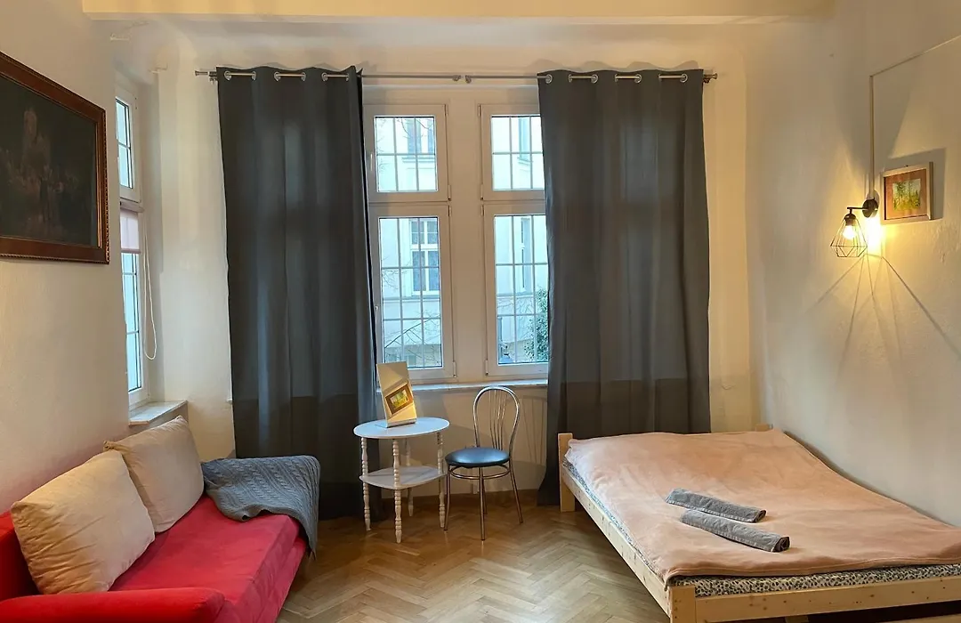 Apartamenty i pokoje przy sopockim molo-1